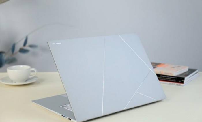 Equipped with Ryzen AI 9 HX 370 processor, ASUS Lingyao 16 Air AI ultra-thin not